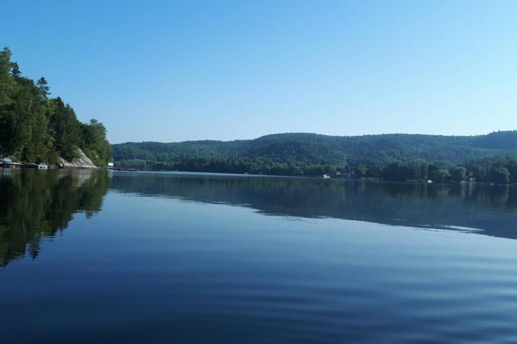 Le Nid doré sur le lac  Val des Monts Exterior foto